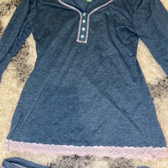 pj set - Picture 3 of 4